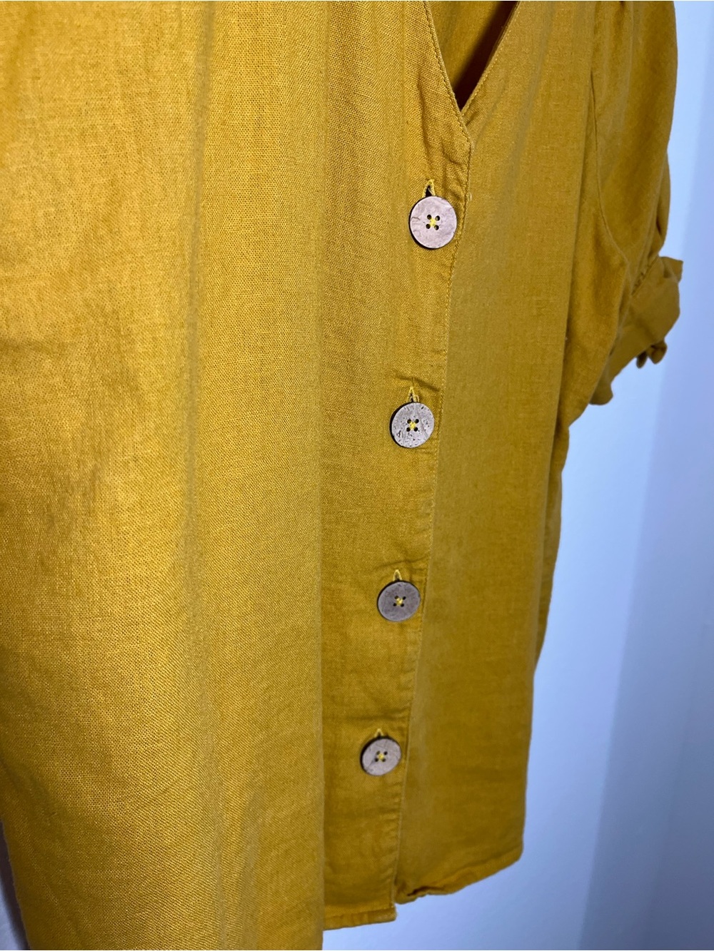 Anne Klein SIZE M Yellow Button-Front Top with Puff Sleeves - Picture 4 of 6